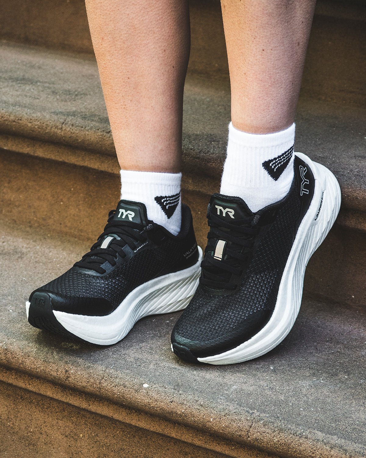 Men's Valkyrie Speedworks Runner — Black | TYR | TYR Signature
