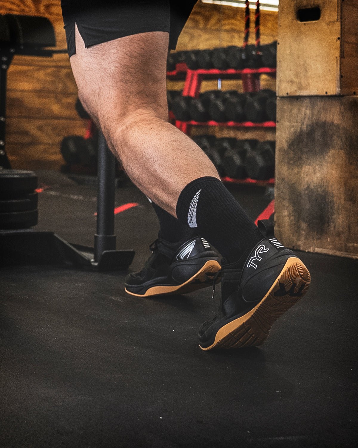 Men's CXT-FLOW Wide Toe Box Trainer - Black/Gum | TYR Signature