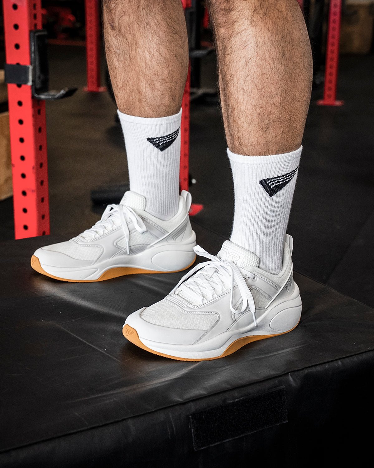 Men's CXT-FLOW Wide Toe Box Trainer - White/Gum | TYR Featured