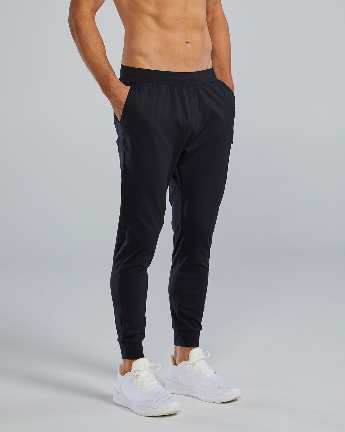 Elevation Men's Tech Jogger - Solid | TYR Signature