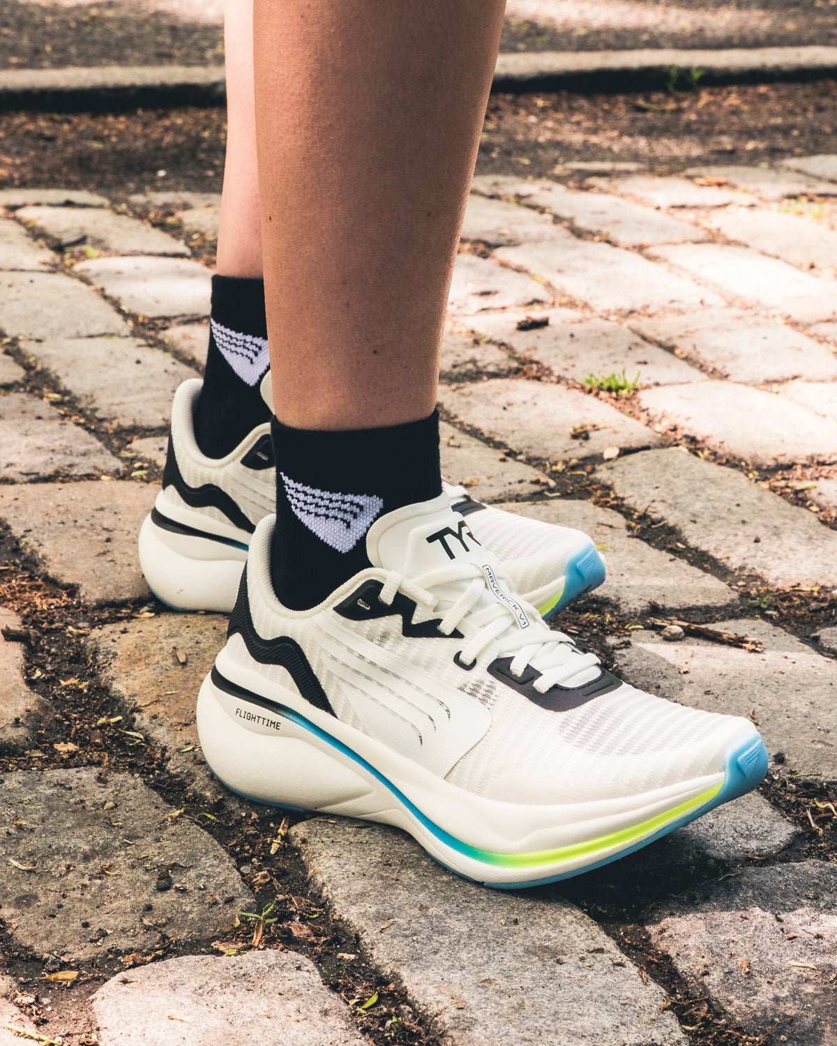 Women's Maverick-V1 Runner - White/Aqua | TYR | TYR Featured