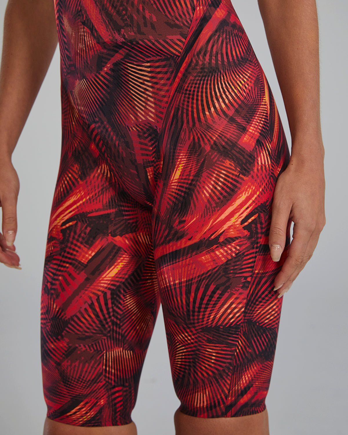 Women's Avictor Closed Back Tech Suit - Helux | TYR Classic