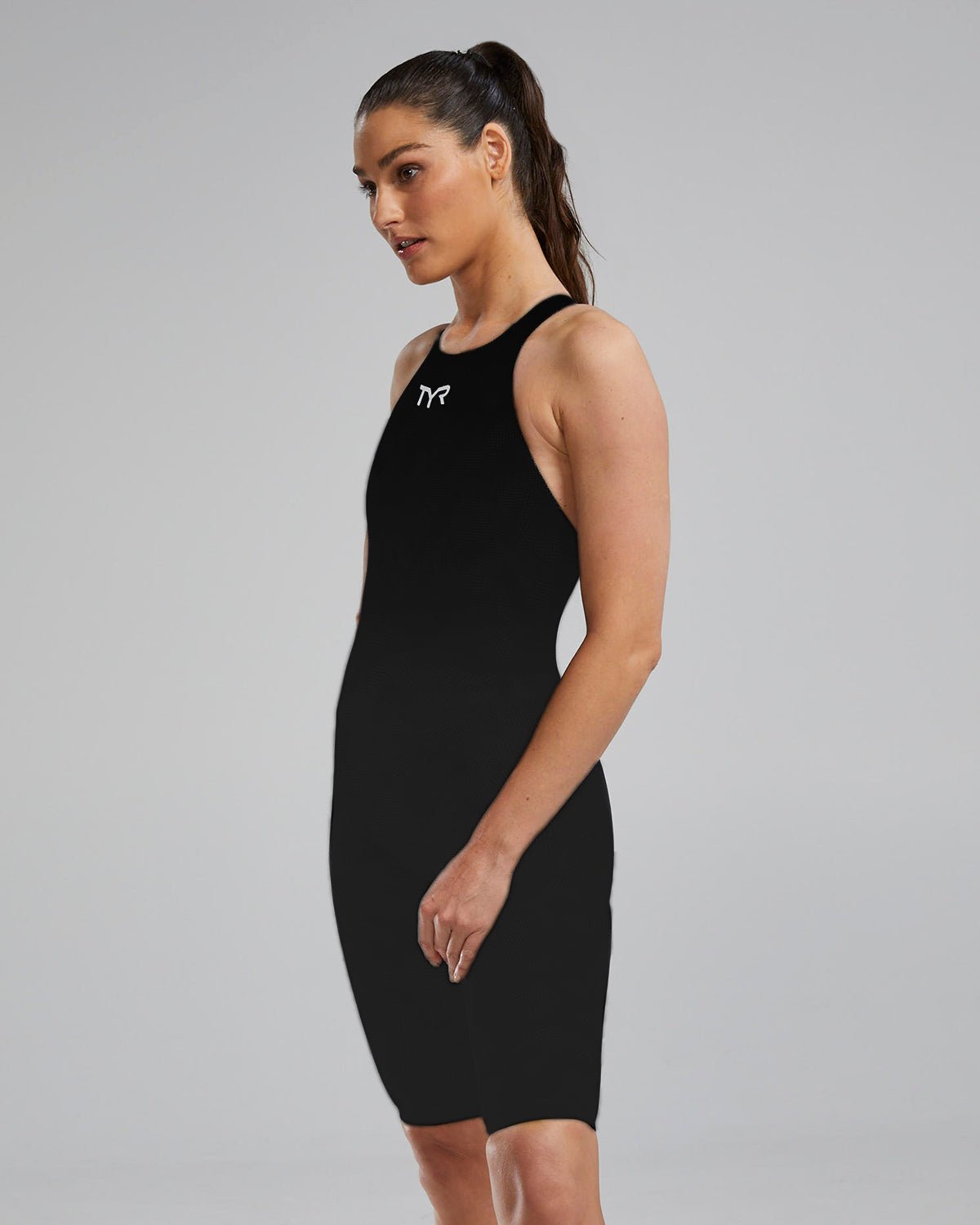 Avictor 2.0 Solid Women's Closed Back | TYR Recommended