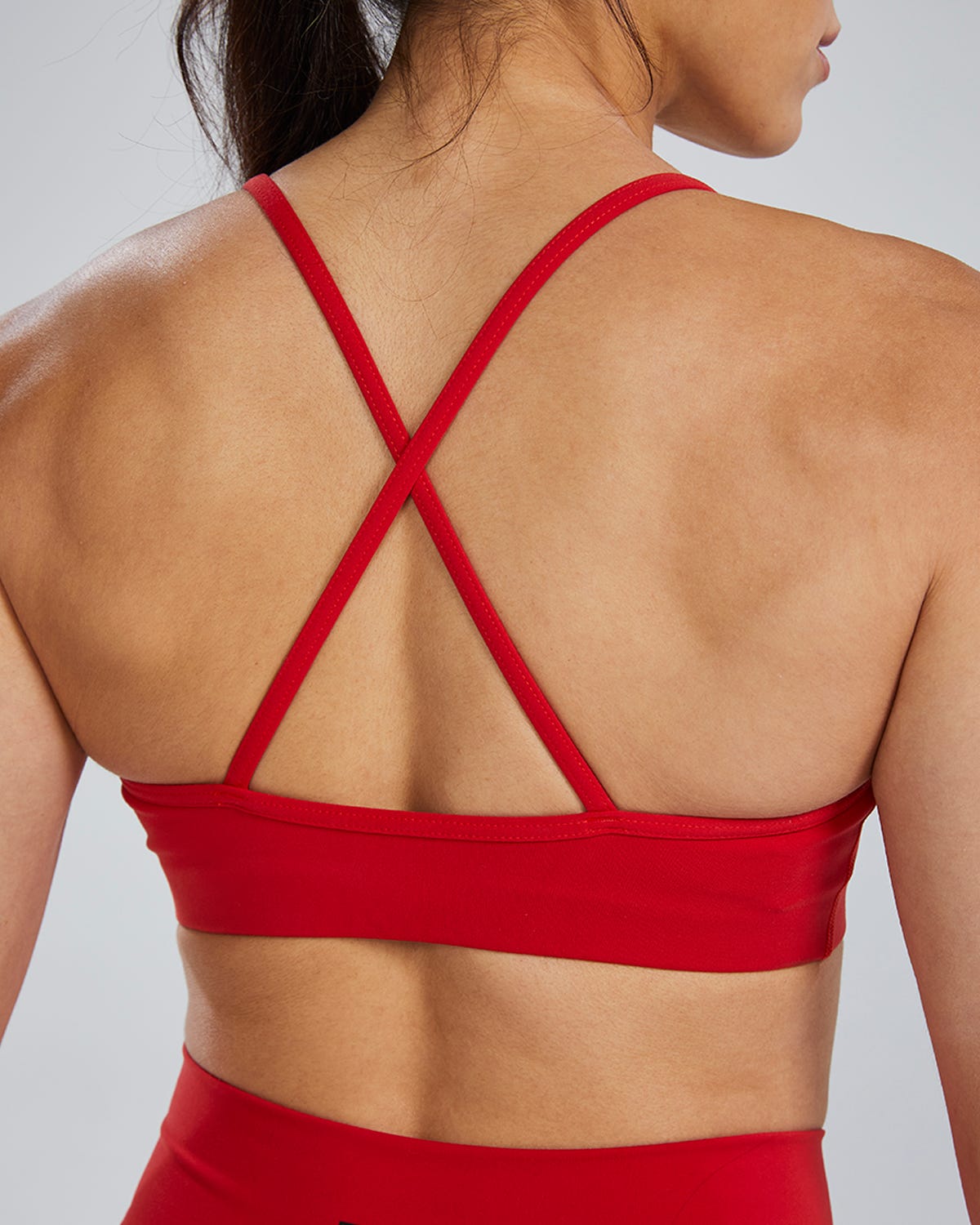 Joule Elite™ Women's Scoop Neck Sports Bra - Solid | TYR Trending