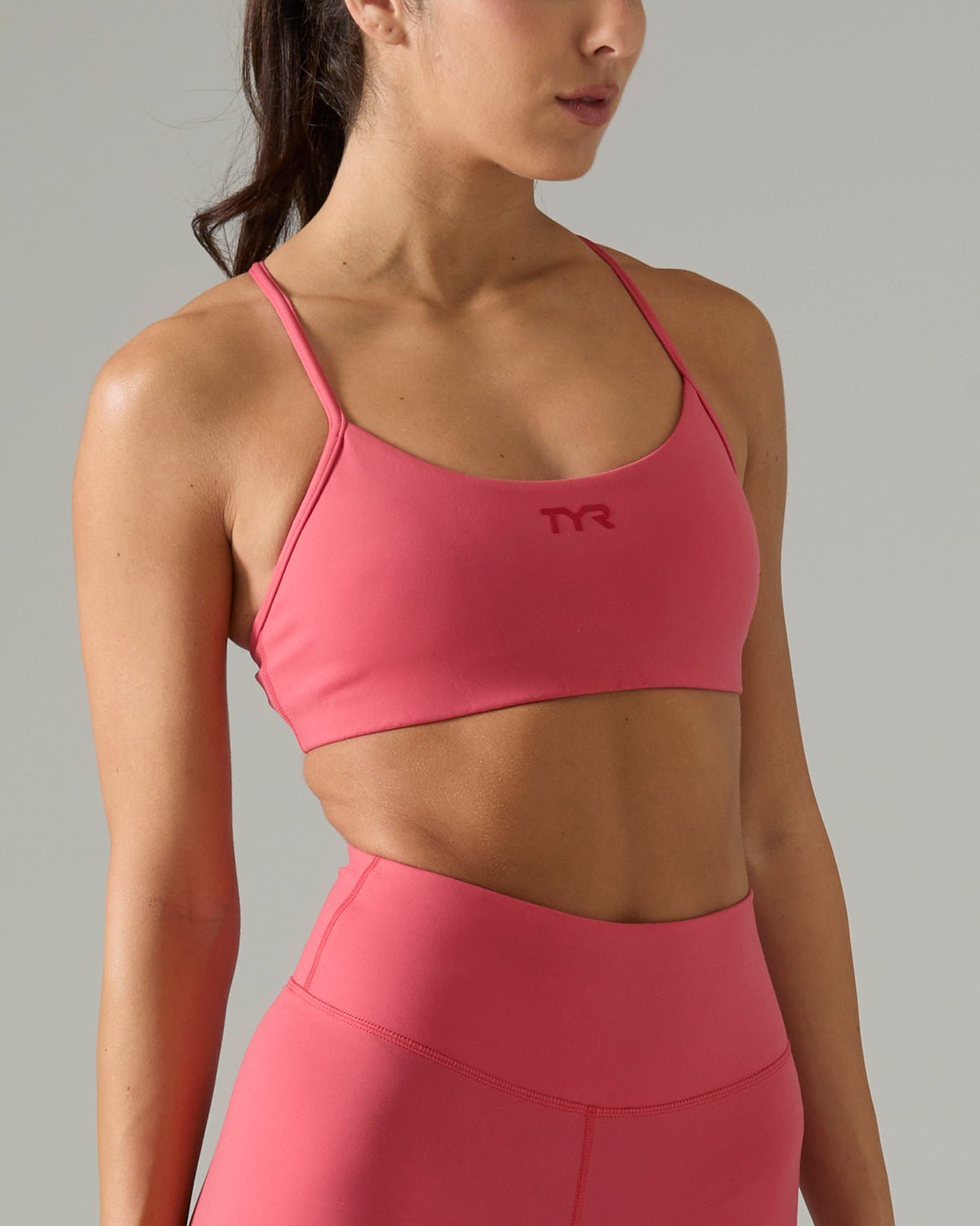 Joule Elite™ Women's Scoop Neck Sports Bra - Solid | TYR Best Seller