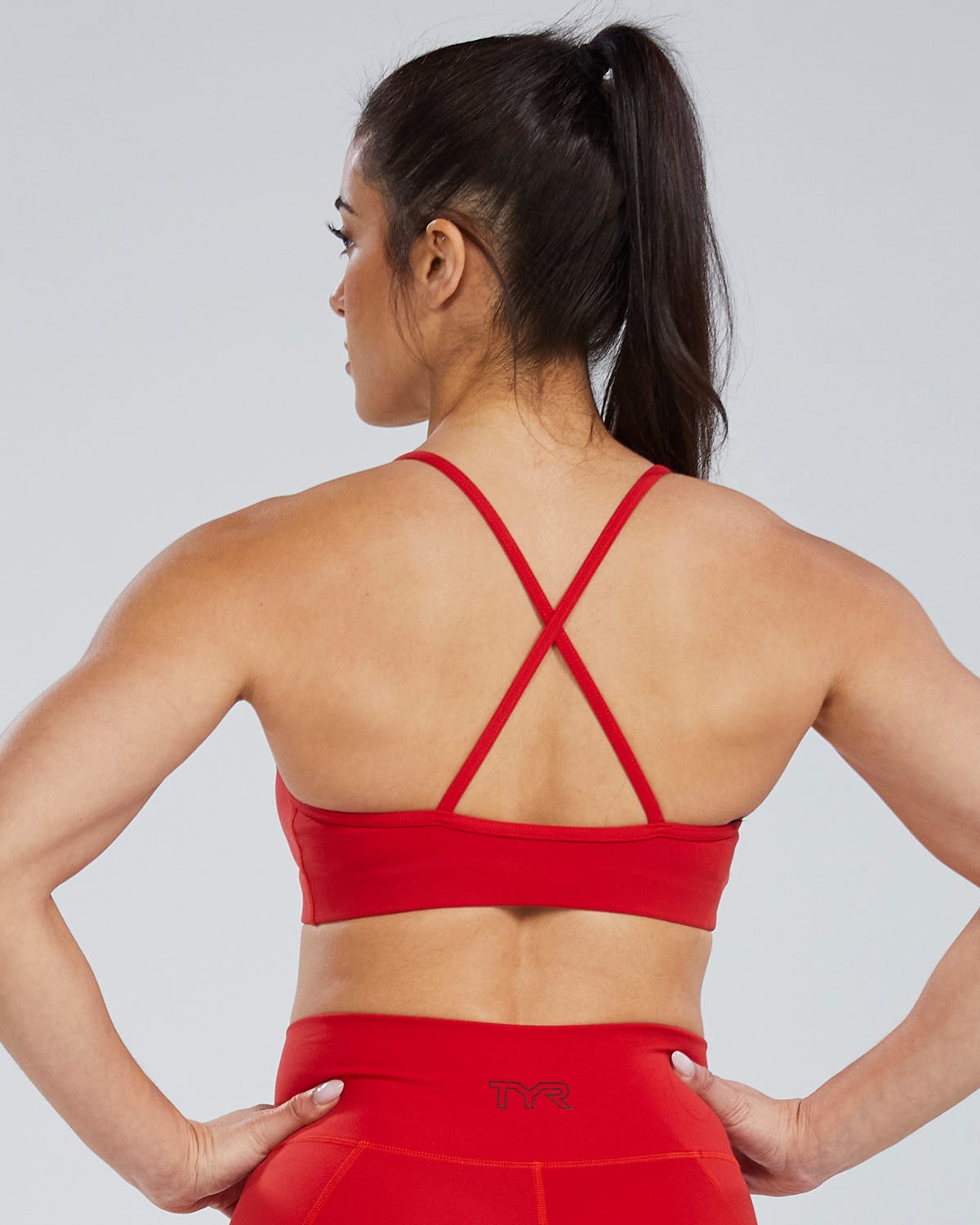 Joule Elite™ Women's Scoop Neck Sports Bra - Solid | TYR Best Seller