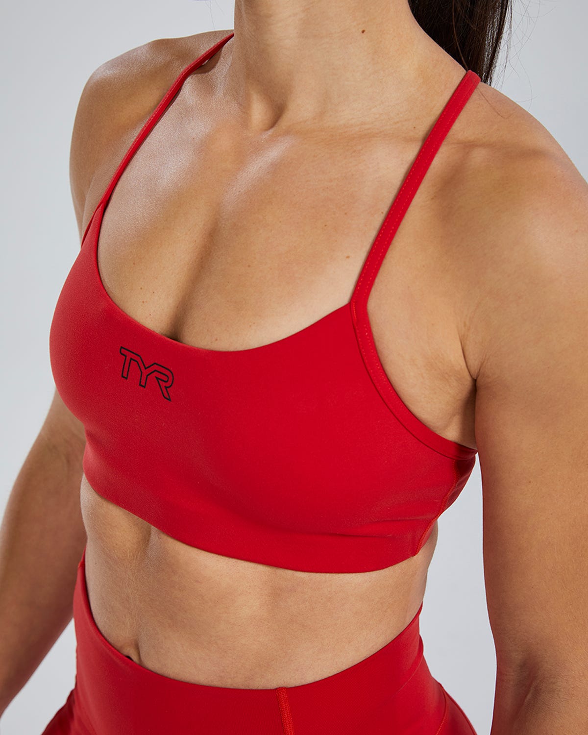 Joule Elite™ Women's Scoop Neck Sports Bra - Solid | TYR Best Seller