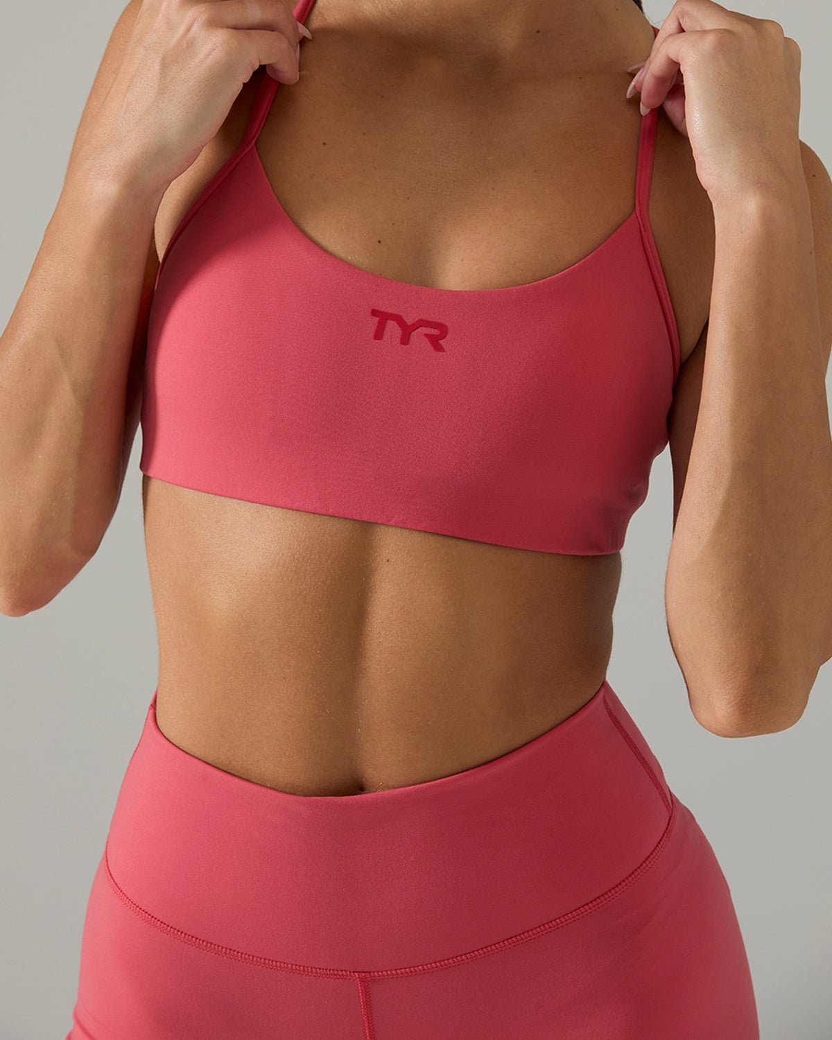Joule Elite™ Women's Scoop Neck Sports Bra - Solid | TYR Best Seller