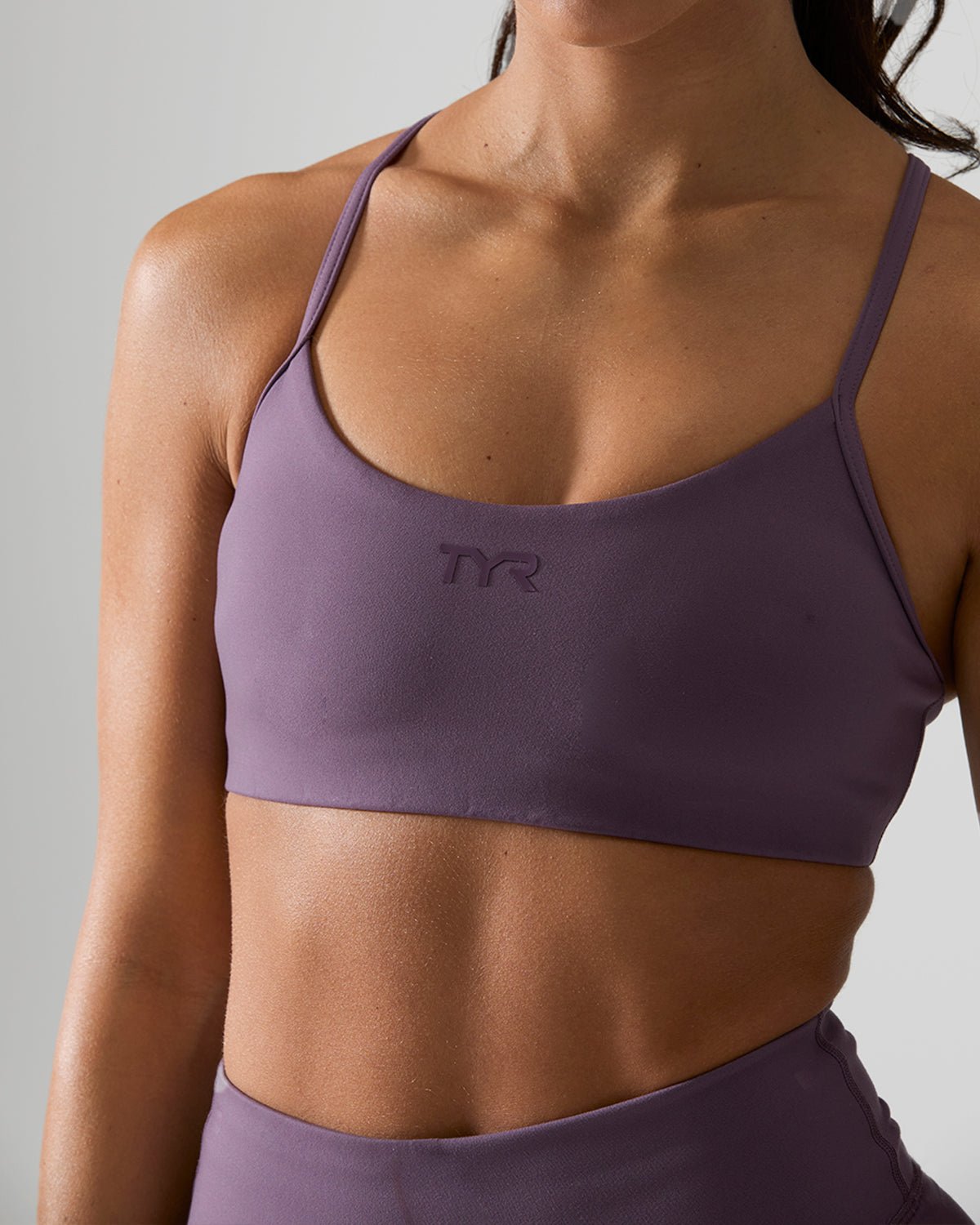 Joule Elite™ Women's Scoop Neck Sports Bra - Solid | TYR Best Seller