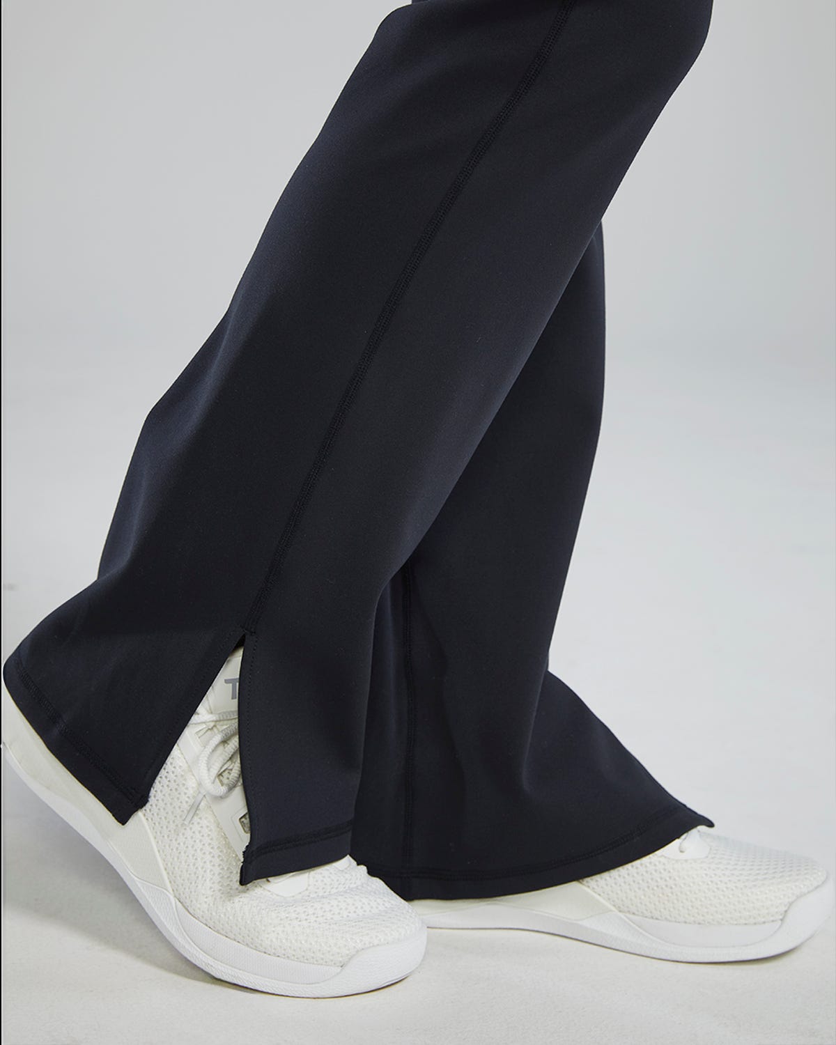 Joule Elite Women's High-Rise Flare Leggings | TYR Recommended